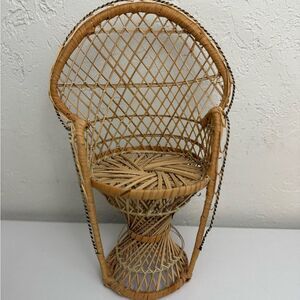 VINTAGE ✨ Wicker Peacock Doll Chair